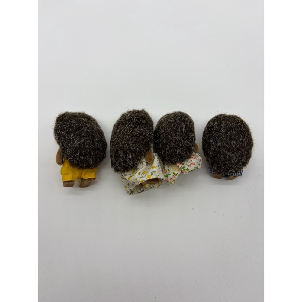 Calico Critters Sylvanian Families Pickleweeds Hedgehogs Family Set of 4 Figures - Picture 4 of 5